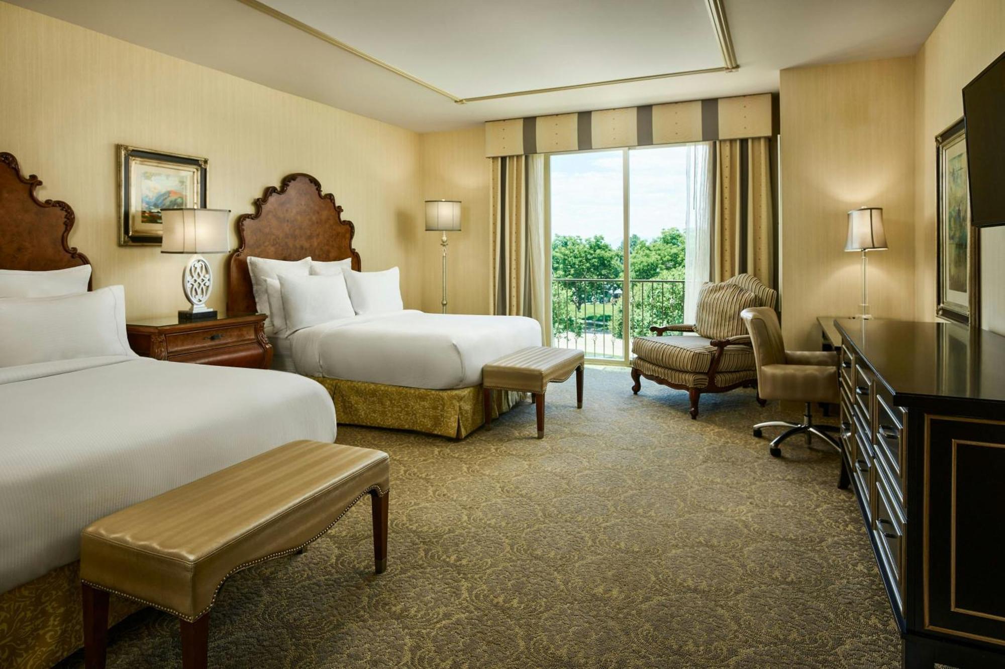 Standard Queen Room with Two Queen Beds - Hearing Accessible